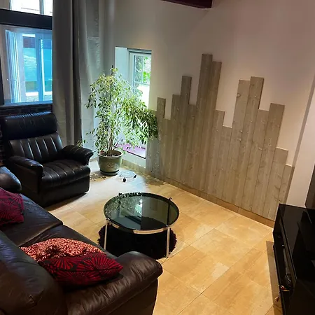2 Pieces Apartment *